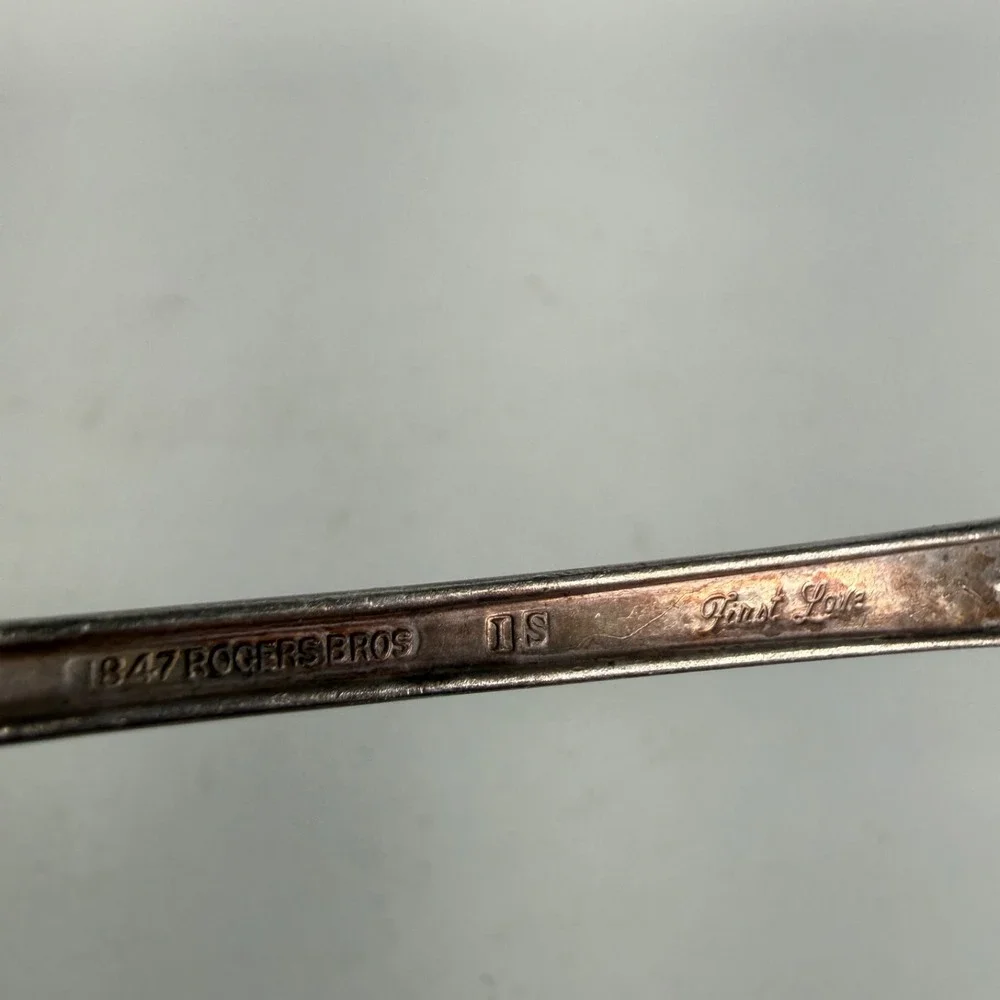 1847 Rogers Bros FIRST LOVE (IS) Silverplate Fork 6 1/4